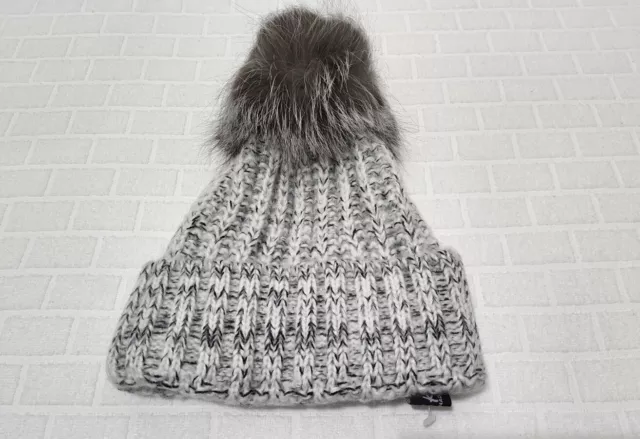 KYI KYI CANADA Women's Genuine Fox Fur Pom Pom Winter Hat White/Black