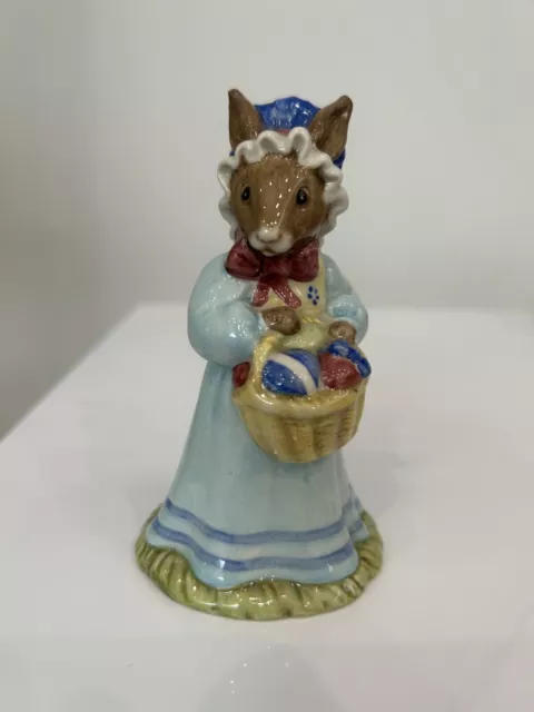 Royal Doulton DB19 Mrs Bunnykins at the Easter Parade