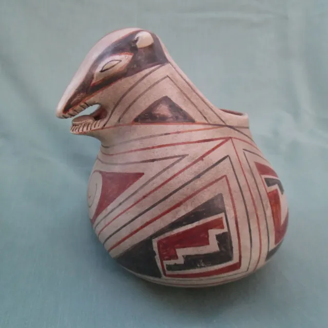 Casas Grandes, Chihuahua, Mexico Signed Inah Badger Pottery Vessel