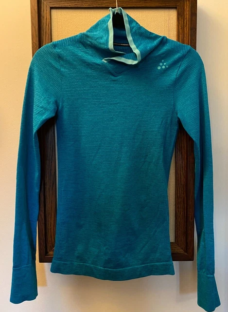 CRAFT FUSEKNIT BLUE BASE LAYER ACTIVEWEAR TOP, Women's XS. Poly blend. EUC!! CRAFT FUSEKNIT BLUE BASE LAYER ACTIVEWEAR TOP, Women's XS. Poly blend. EUC!!