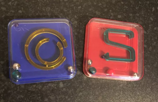 (X) Vintage Plastic And Metal Toy Puzzle Magic Tricks