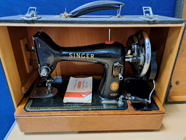 Singer 99k Sewing Machine - 1956 - Hand Cranked With Case - LOT 2