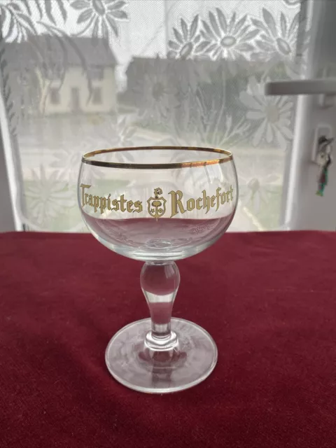 Gläser Links Bier Trappisten Rochefort