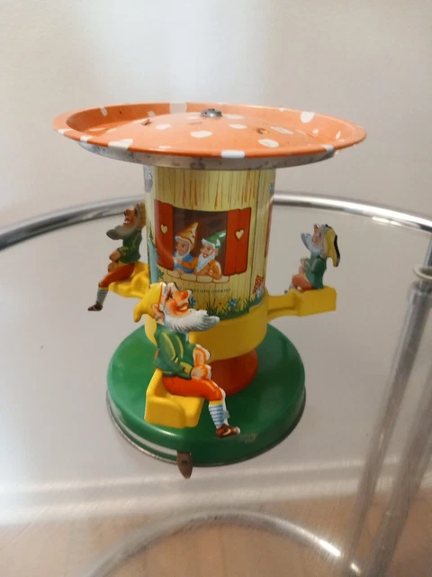 Jouet Ancien Carrousel Mécanique – Course De Chevaux – Plastique – Diamètre 10 Cm