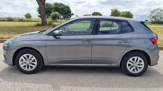 Noleggio Skoda Fabia vacanza Puglia Bari Lecce Taranto Salento Gargano 3