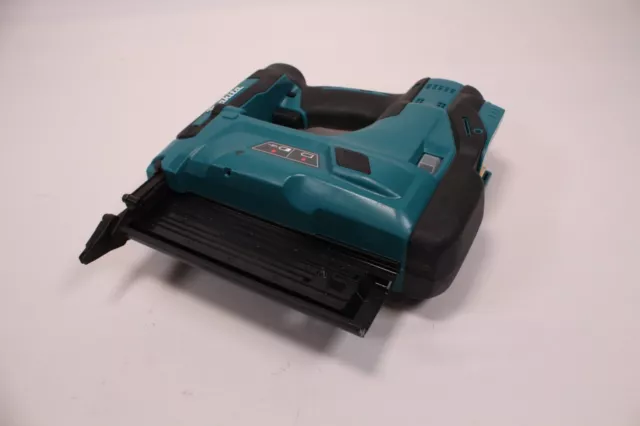 Makita XNB01Z 18V LXT Cordless Brad Nailer - Read Description 2