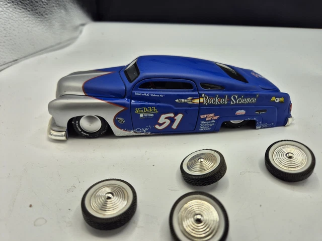 Mazda RX-7 1993 Lab Monkeys + Figura Saru 1:24 Jada Toys - 18 anos! Loja on-line de miniaturas