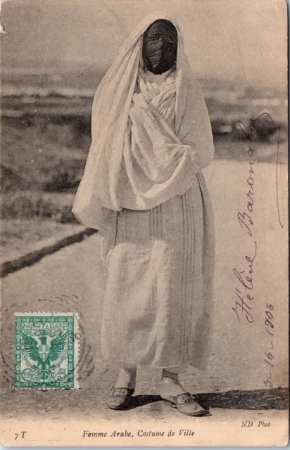 TUNISIE - Femme arabe en costume de ville.