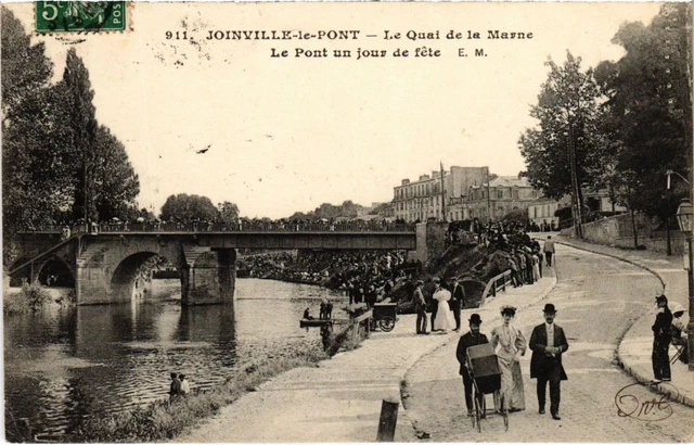 CPA AK Joinville le Pont Le Quai, Le Pont un jour de feast FRANCE (1283408)