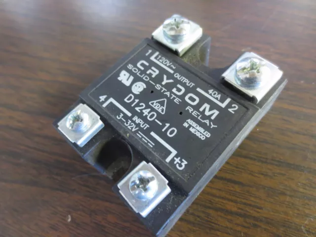 CRYDOM D1240-10 SOLID STATE RELAY - input 3-32V, output 120V. 40A