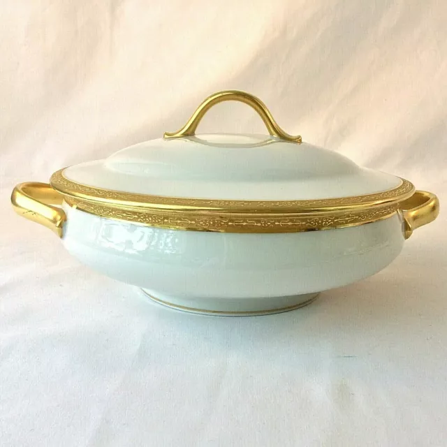 Wm Guerin & Co Limoges France Med Rnd Lidded Vegie White Bowl 9.75" L  1891-1932