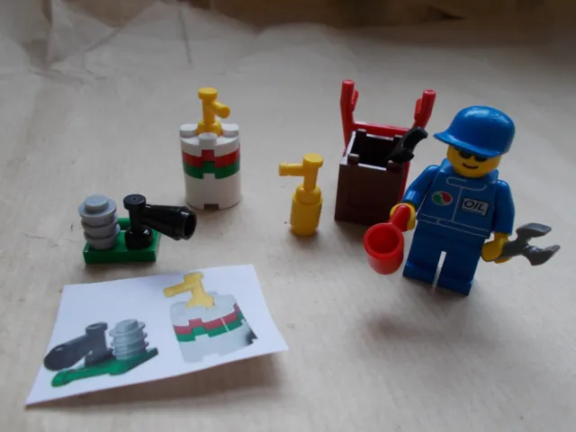 Lego City Scene Racing Car Mechanic Breakdown Pit Stop Fire Extinguisher Klaxon