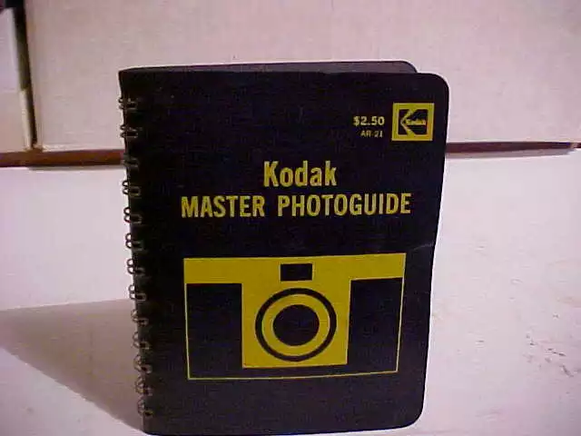 Vintage Kodak Master Photoguide 1973 AR-21 MINOR REVISION Pocket Size EXCELLENT