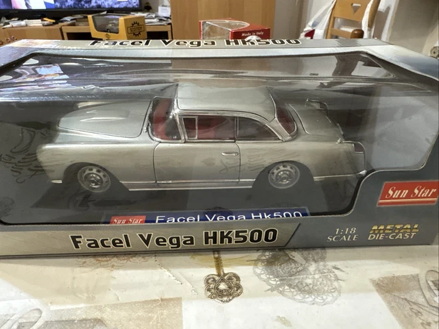 Sun Star Facel Vega HK500 1:18 – Argenté – Modèle 3752 – Occasion