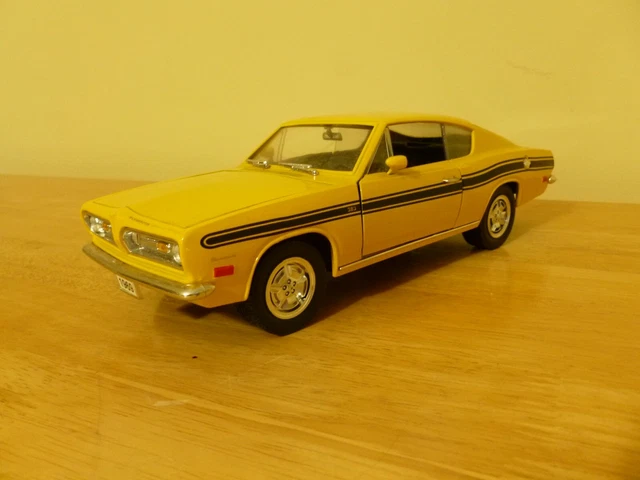 Road Signature Deluxe Edition YELLOW 1969 Plymouth Barracuda