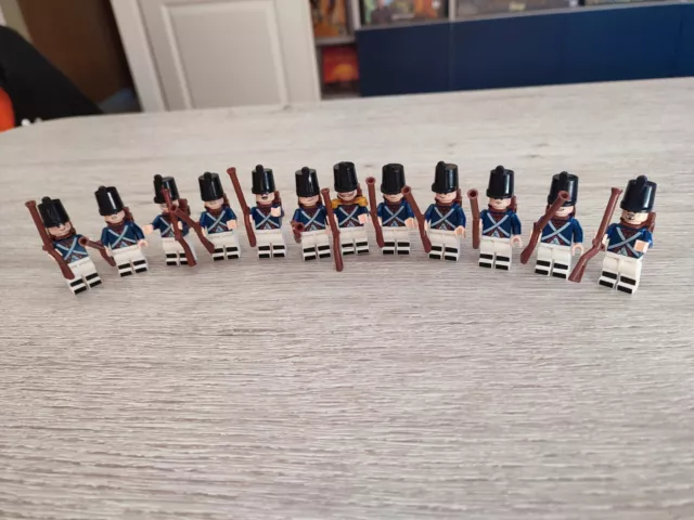 LEGO 12 soldats français époque Napoléon, équipés d'un fusil et d'un sac à dos