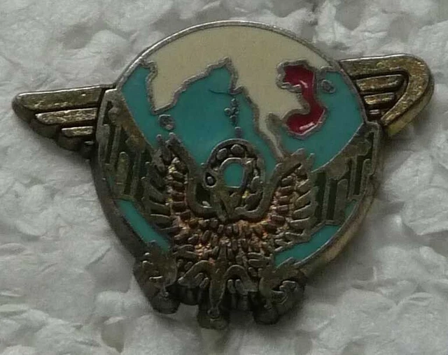 Photo de classe Insigne de poitrine (pucelle) du 81°RI de 1981, 81eme Régiment D'infanterie - Copains d'avant