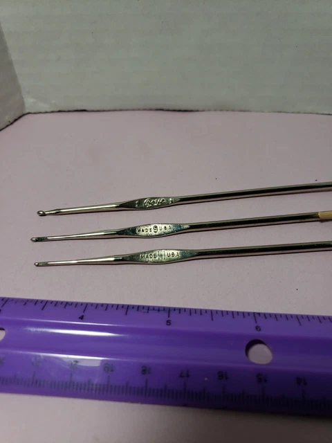 Vintage Susan Bates Clip-on Steel Crochet Hooks Size 11, 9 & Boye Size 1 Vintage Susan Bates Clip-on Steel Crochet Hooks Size 11, 9 & Boye Size 1