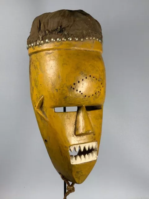 200159 - Old African mask from the Salampasu - Congo.