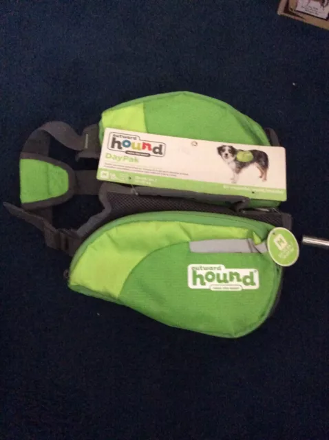 Outward Hound Quick Release Dog Backpack Harmess Saddlebag Green -Medium NWT