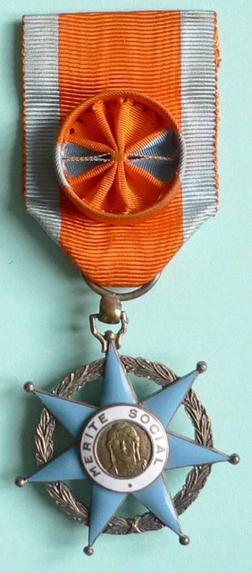 Médaille Officier Du Mérite 1989 "Les Révolutions" En Bronze - Décoration Officielle Et Historique