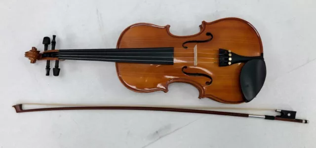 The Stentor Student Violin, Full Size  4/4,  Plus Bow & Case