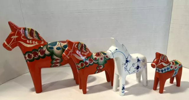 Set Of 4 Vintage Swedish Dala Akta/ Nils Olsson Hand Painted Wood Horses 7, 5 ,3
