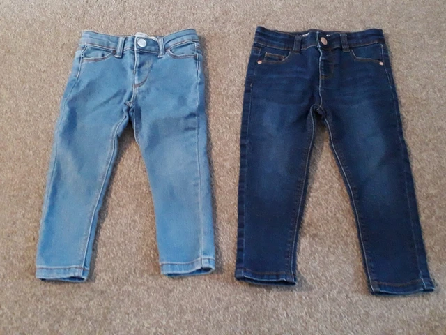 Girls Bundle Of Clothes Aged 2-3 Years. Please see description. 3