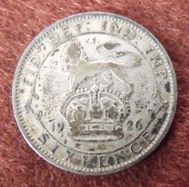 1926 GEORGE V SILVER SIXPENCE  ( 50% Silver )  British 6d Coin.   279