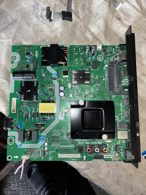 PIECES DETACHEES: Carte mère Tv Hisense HE55N3000UWTS RSAG7.820.7655/R0H 211719 ZTP1856E44K - D'occasion en très bon état