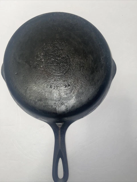 Vintage Griswold Size #6 P/N 699   Cast Iron Skillet Small Logo