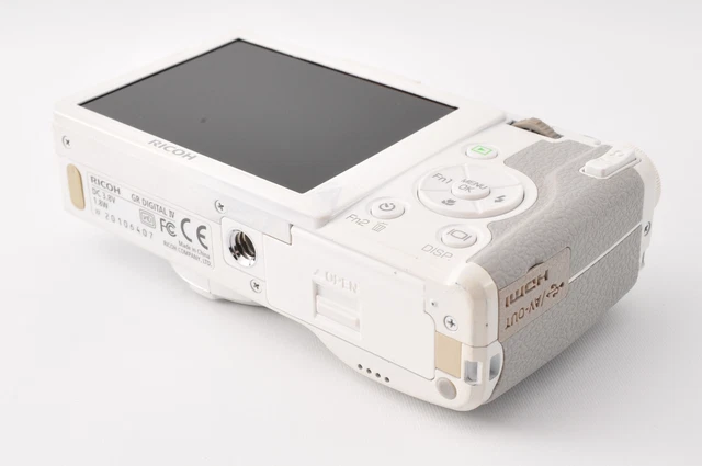 [Near MINT] RICOH GR DIGITAL IV White Edition 10.4MP Digital Camera JAPAN #339 7