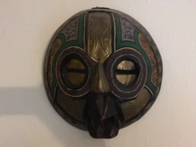 Westafrikanische Maske, aus Holz geschnitzt, ca. 30 cm Durchmesser