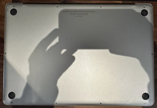 Apple MacBook Pro 2012 15,4" A1286 - Intel Core i7 2,3 GHz - 240 GB di unità di memoria - 8 GB RAM 9