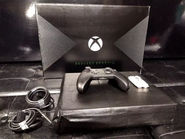 Xbox One X Project Scorpio Console Limited Edition 1Tb Microsoft + Omaggio