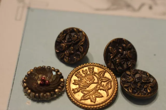 BOUTON ANCIEN COUTURE métal travaillé x5