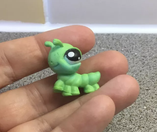 Littlest Pet Shop Mini Bright Green Caterpillar