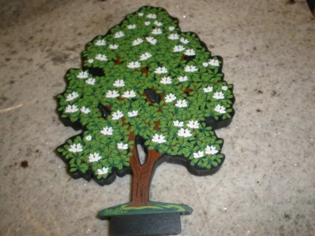 Shelias Collectibles Large Gree Tree with White Flowers 1997