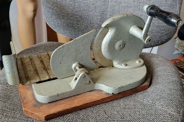 Vintage Sears Roebuck Household Slicing Machine hand operated manual crank turns Vintage Sears Roebuck Household Slicing Machine hand operated manual crank turns