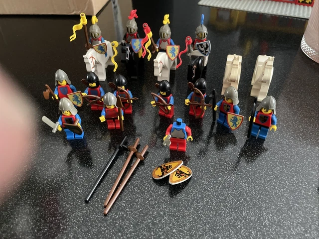 Gros Lot De Figurines Lego Moyen Âge Castel Plus Bateau Du Kit 6017