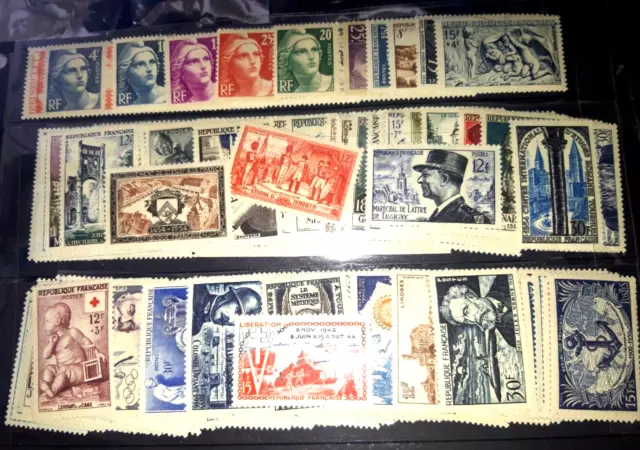 GROS lot de timbres France anciens 1944/1959 NEUFS MNH ** cote 580 Euros