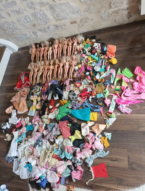 MATTEL  LOT DE POUPÉES BARBIE Et AUTRES VINTAGE AVEC ACCESSOIRES VRAC DISNEY