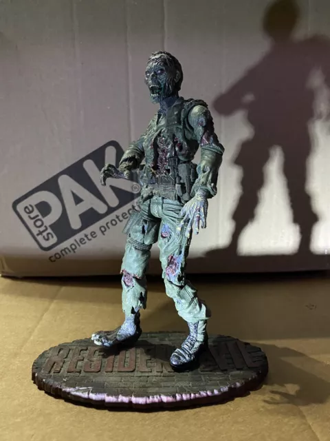 Palisades Resident Evil Series 2 Mr. X Figure Loose + Spare Hand