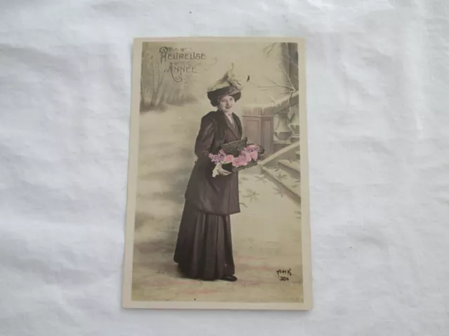 Carte Postale Ancienne + - 1900 Cpa Fantaisie Jeune Femme Élégante Bonne Année