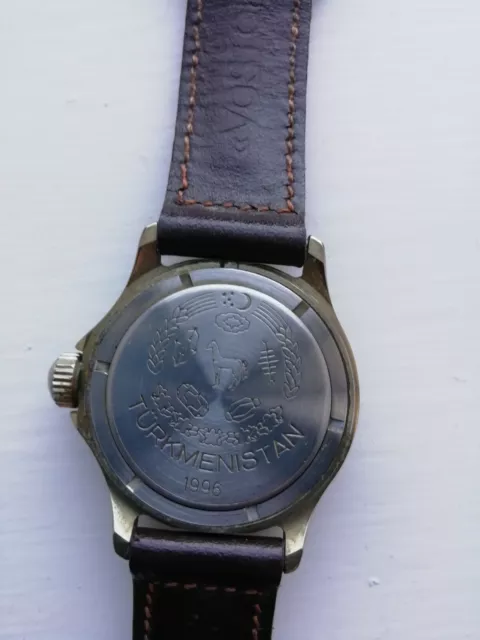 montres homme d'occasion, vostok, fabriquées 1996. cadeau du président du Turkménistan. 