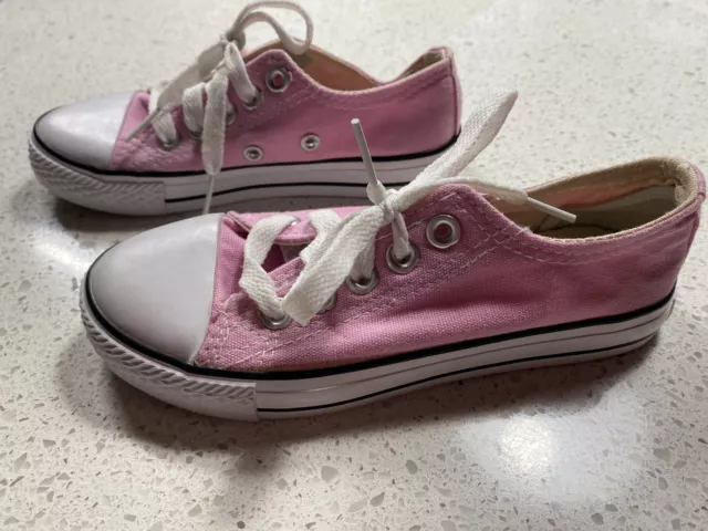 Girls Converse all Stars Sneakers Size 1 Youth Pink VGUC 3