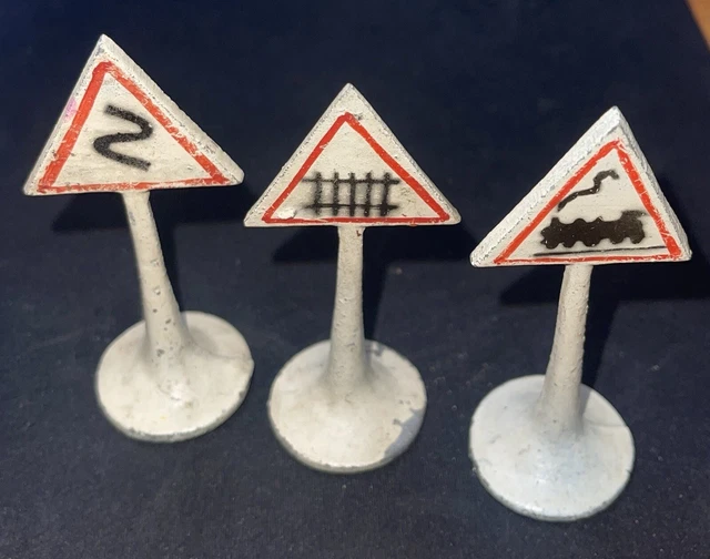 Lot De 4 Panneaux Signalétique Miniature QUIRALU ALU/COFALU - H:8,5cm