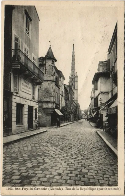 CPA Ste-FOY-la-GRANDE - Rue de la République (140309)