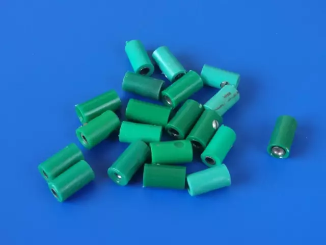 BRAWA / MARKLIN  H0 - 20x FEMALE PLUGS // GREEN