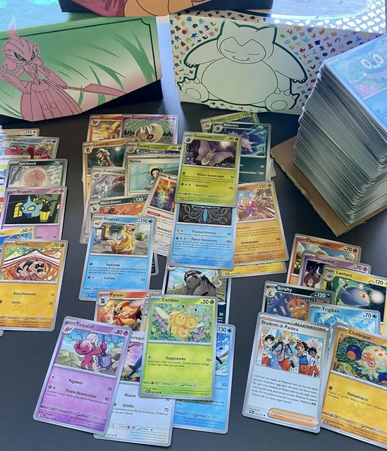 Carte Pokemon: Lotto Da 20 Carte Comuni Con 3 Holo Con Possibilit&agrave; Di